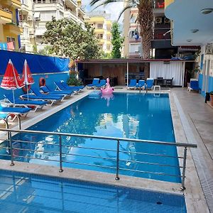 Larsens Suit Hotel